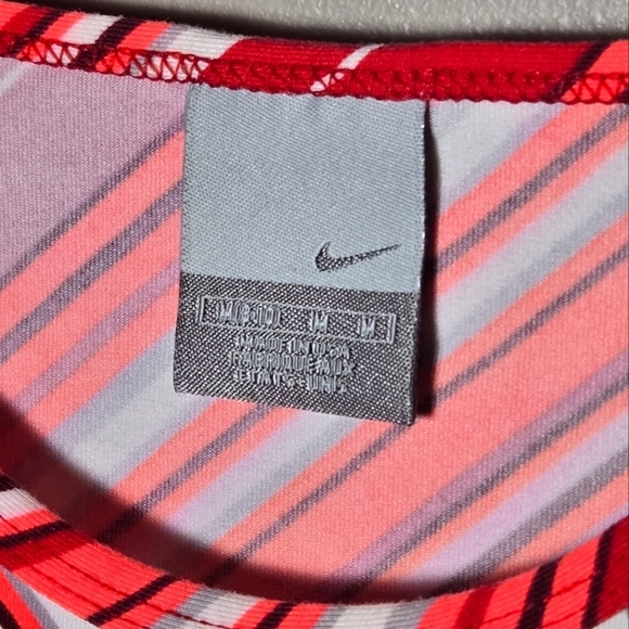 Women's Y2K Nike Striped Cap Sleeve Preppy Athleisure Top, Size Medium - Picture 3 of 3